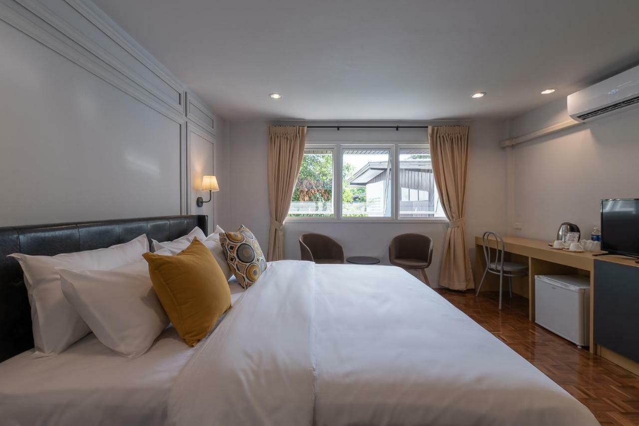 The Mellow Pillow Hotel @ Chiang Mai Gate Exterior photo