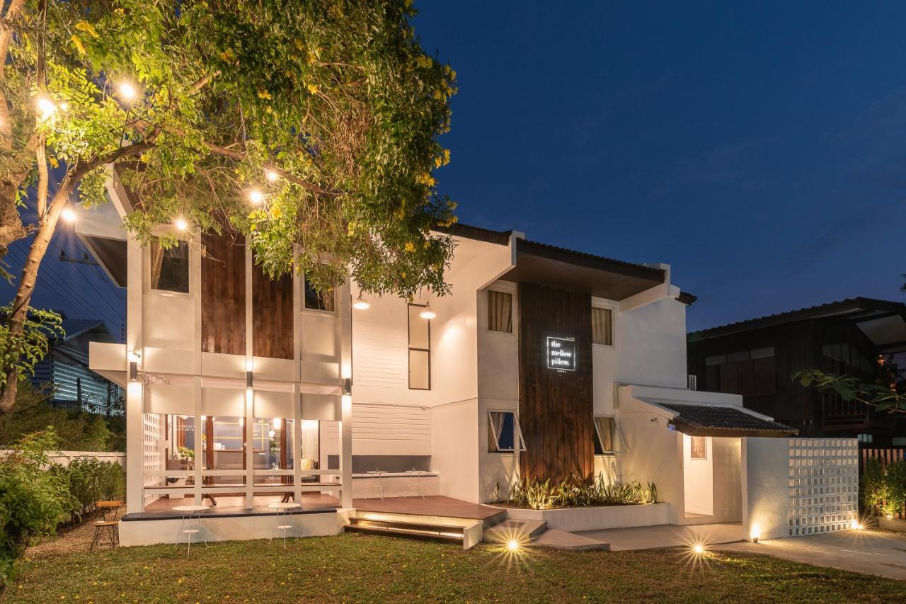The Mellow Pillow Hotel @ Chiang Mai Gate Exterior photo