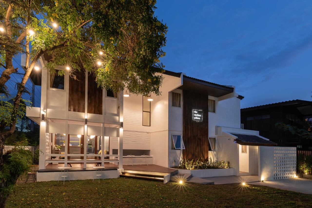 The Mellow Pillow Hotel @ Chiang Mai Gate Exterior photo